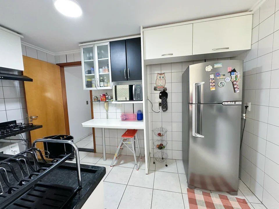 Apartamento à Venda com 4 Quartos - Imagem 1