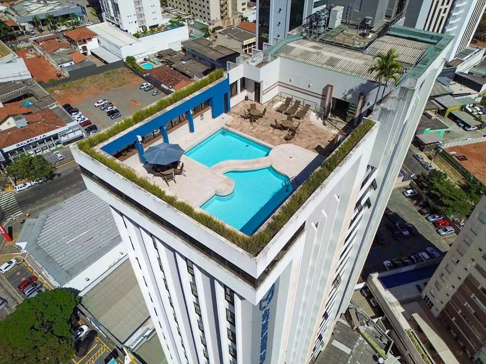 Fachada do Flat com 2 quartos no Golden Tulip