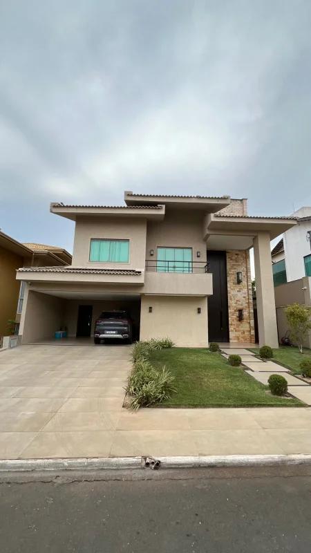Fachada do Sobrado no Condomínio Jardins Mônaco Aparecida de Goiânia – 5 Quartos com Piscina