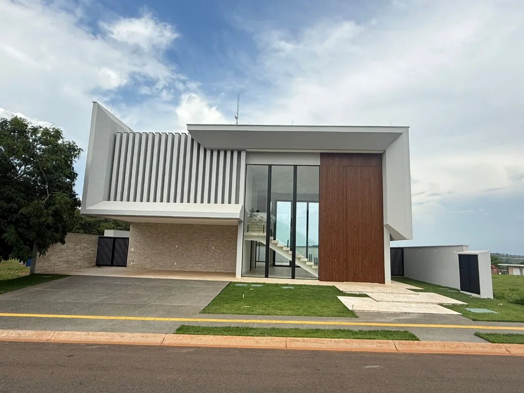 Sobrado em Condomínio Fechado em Goiânia: Luxo e Segurança no Plateau D’or Privilege - Imagem 1