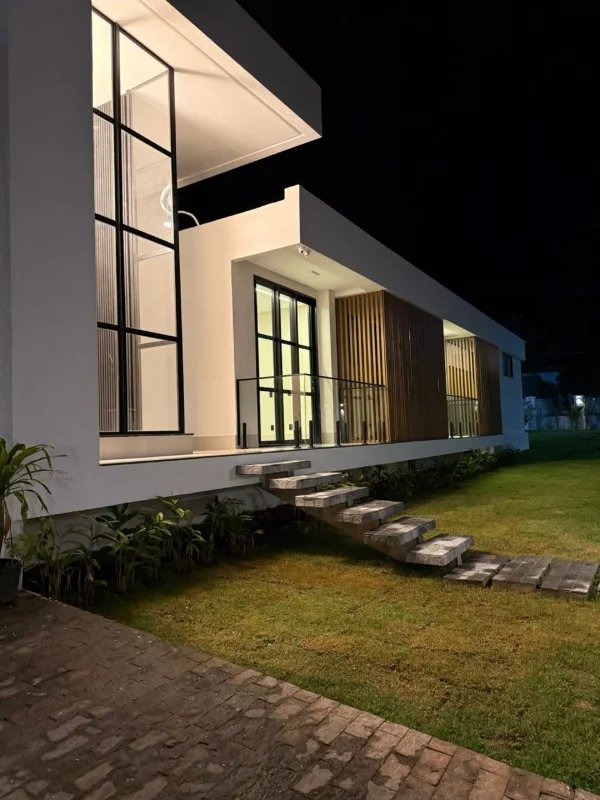 Casa à Venda no Condomínio Vila Verde no Senador Canedo: Alto Padrão - Imagem 1