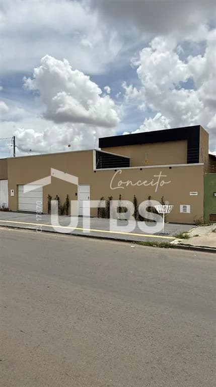 Fachada do Casa Alto Padrão Reformada à Venda no Bairro Cardoso I