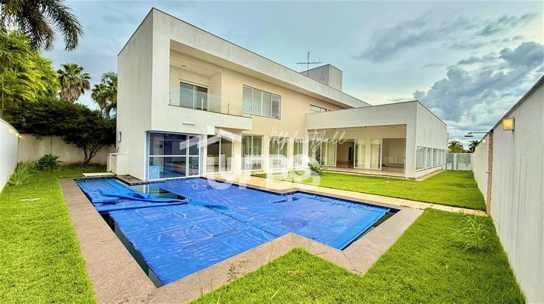 Fachada do Sobrado no Alphaville Cruzeiro | 570m2 | 5 suítes